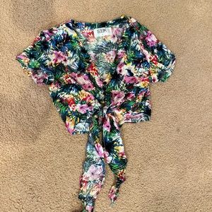 Cropped Tie Floral Printed Shirt